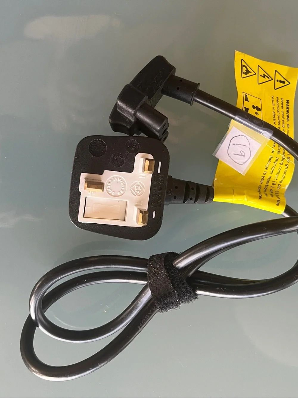 VOLEX 1m Laptop Power Cord - 3 Slot for UK Plug 026117-00 BS1363/A SS1451A